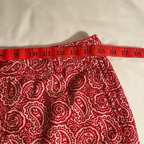 Liz Claiborne Womens Bermuda Cargo Red White Paisley Shorts Size 6 - Picture 7 of 10